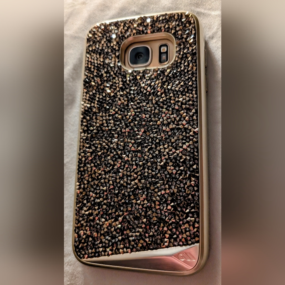 Samsung Galaxy S7 Gold, USED w/ Luxury Case - Picture 3 of 4